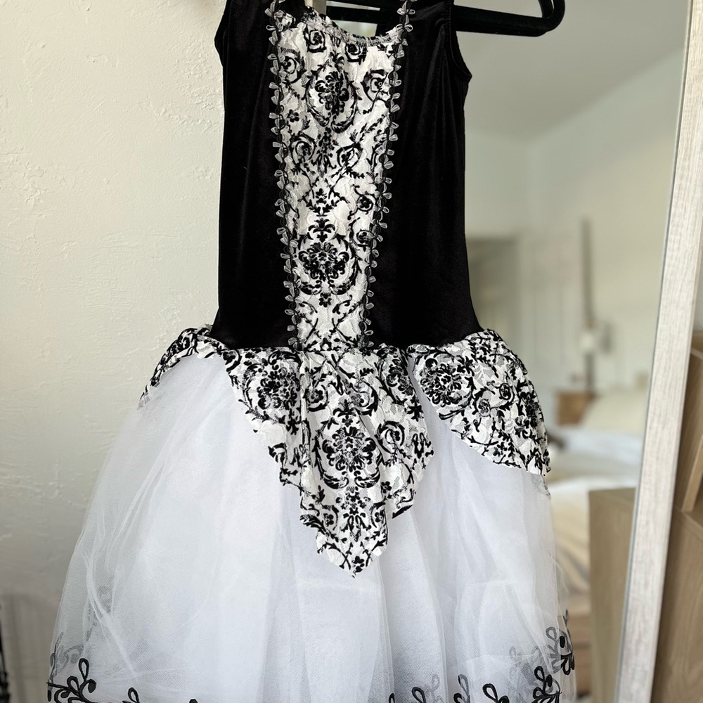 Women’s costumer dress - new in garment bag